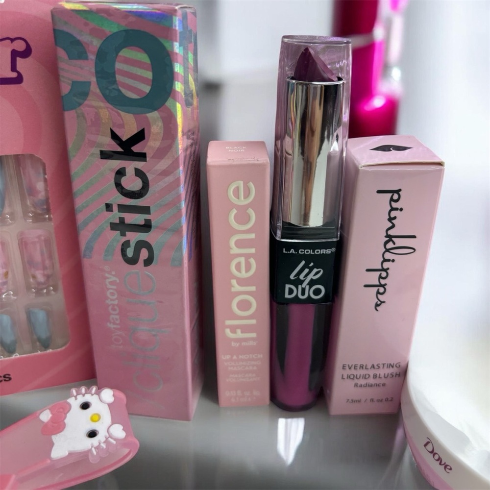 Crème Hello Kitty and more Beauty and Skincare bundle of 20pc NIP - Picture 4 of 7